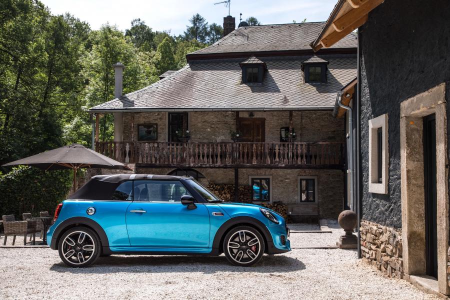  Mini John Cooper Works Cabrio (F57) 2018 года  (WW) (фото 4 из 36)